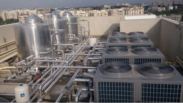 酒店热水成本飙升？外围买球商用空气能热泵可以节能50%